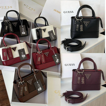 Prada
95 dhs🪙🌨️
size：22cm
Good quality 


with box
🎁🎁🎁

Zain35
♥️♥️♥️