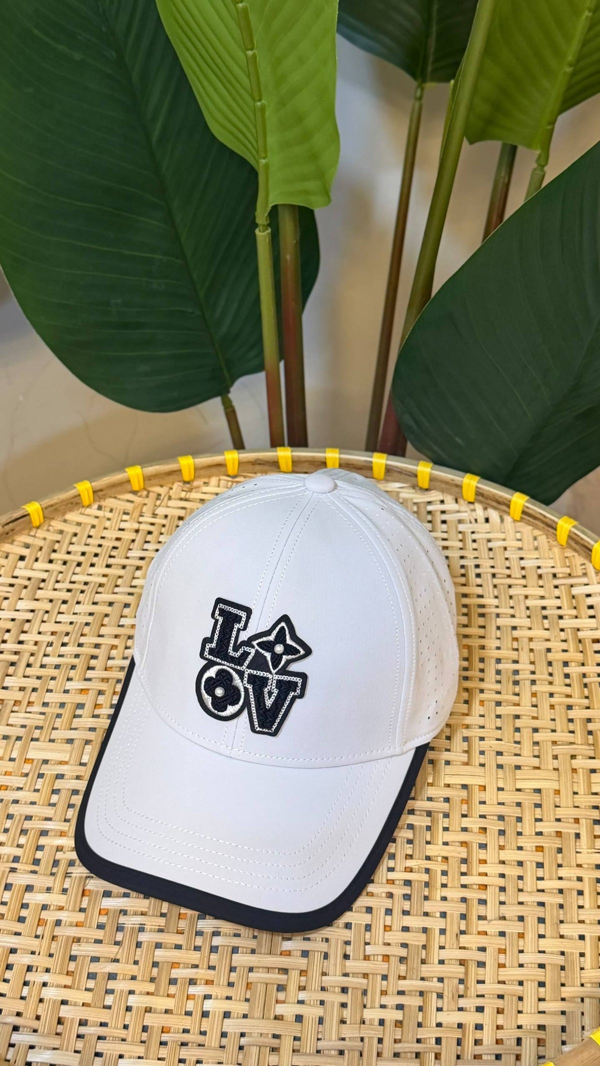 LV cap

VVIP QUALITY

180 dhs🇦🇪🇦🇪

Zain281
♥️♥️♥️