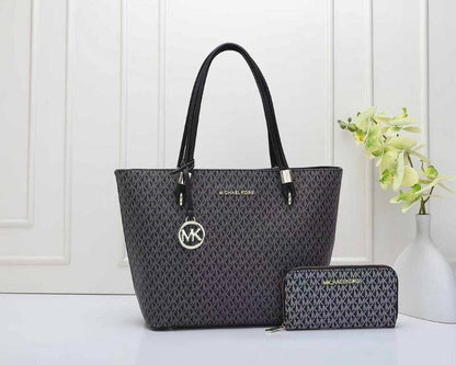MK 
GOOD QUALITY 
110 dhs✅
SIZE : 32cm

Zain295
♥️♥️♥️