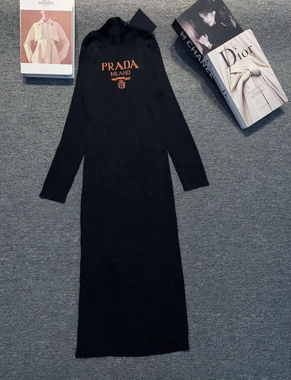 *New collections 💕💕     
150 dhs✅
*good  quality  
*Sizes:S M L 
*AVAILABL

Zain231
♥️♥️♥️