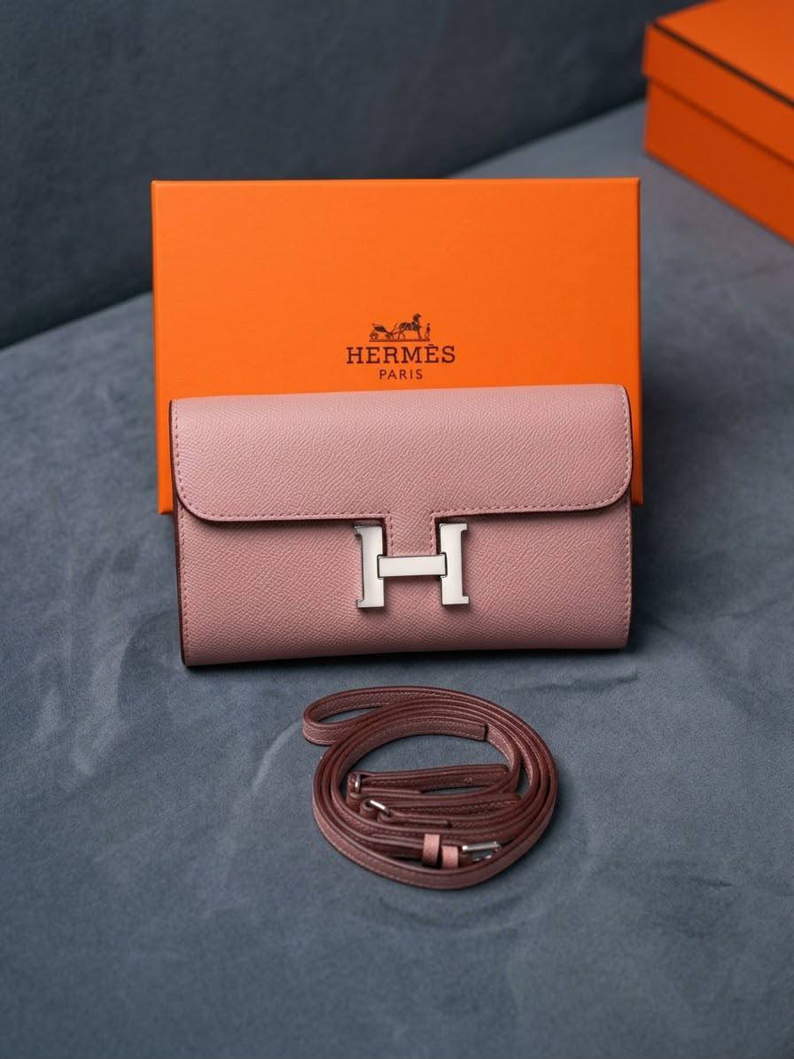 Hermes

95 dhs🇦🇪🇦🇪

With box
20 cm 

Zain219
♥️♥️♥️
