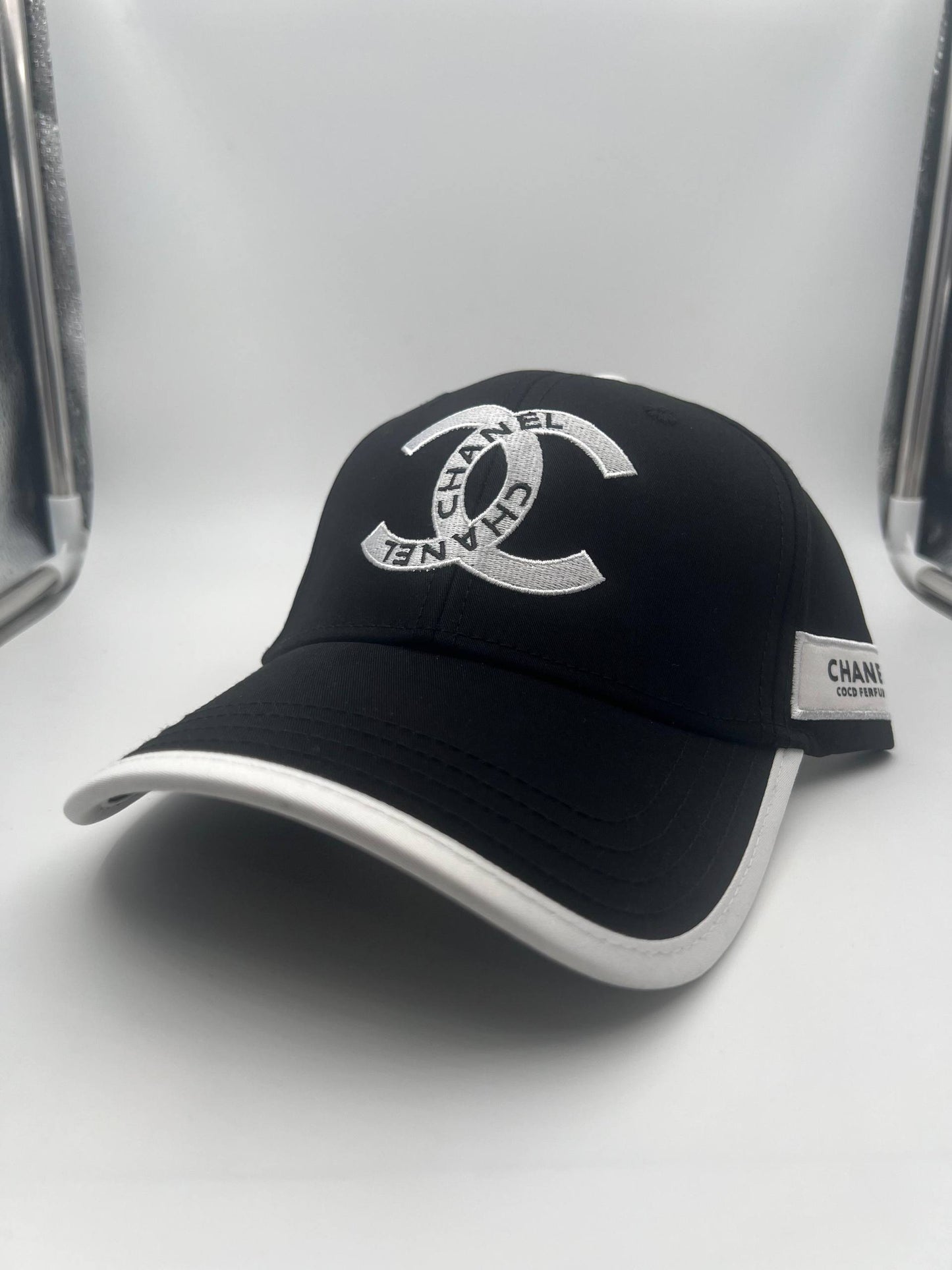 Chanel
Caps 🧢
High quality 💯
40 dhs❣️

Zain273
♥️♥️♥️