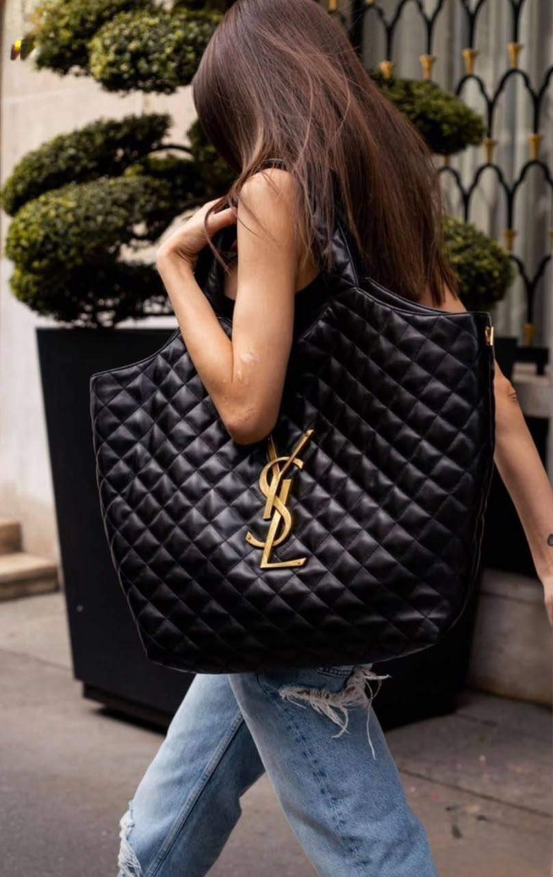 YSL

100 dhs🇦🇪

Zain35
♥️♥️♥️