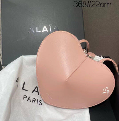 Alaia
Best quality
Whith box’s
🎁🎁🎁

110 dhs✅
size 22cm

Zain158
♥️♥️♥️