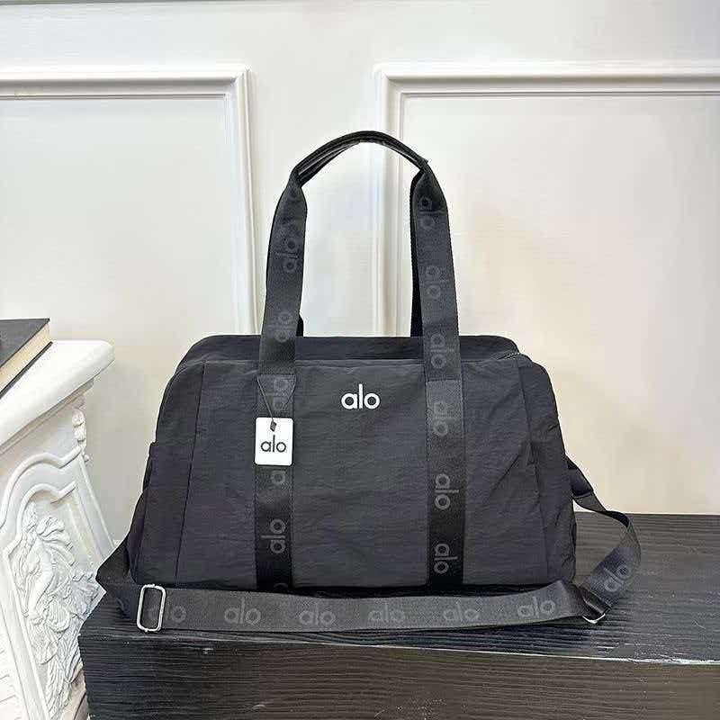 ALO  
Fashion bag
Good quality 
Size : 48 * 27 * 18 cm
80 dhs🇦🇪🇦🇪

Zain115
♥️♥️♥️
