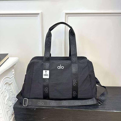 ALO  
Fashion bag
Good quality 
Size : 48 * 27 * 18 cm
80 dhs🇦🇪🇦🇪

Zain115
♥️♥️♥️