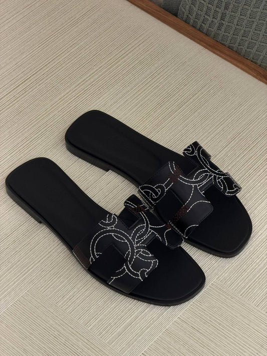 HERMES

QUALITY: SUPER MASTER 💥😍

SIZE:36 TO 42🥰💥

450 dhs🇦🇪

Zain319
♥️♥️♥️