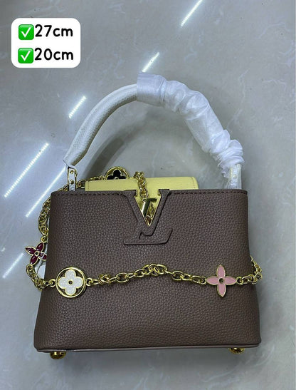 LV

✅27cm 125 dhs✅ 
with box 🎁🎁🎁

✅20cm 120 dhs✅
 with box🎁🎁🎁

Zain72
♥️♥️♥️