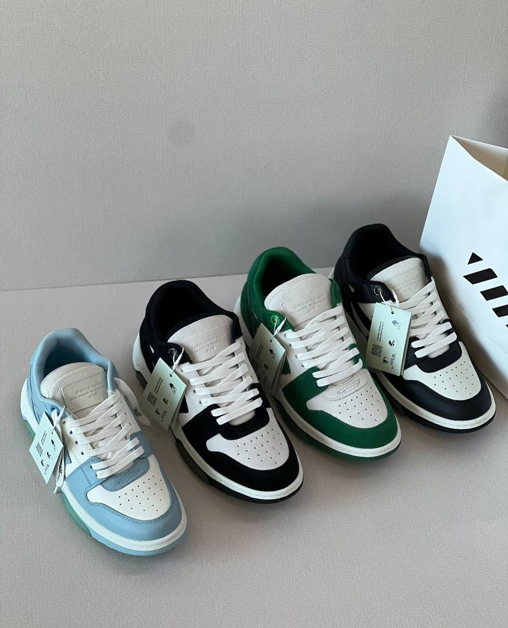 OFF-WHITE🥀
SUPER.MASTER 
40-46
550 dhs🪙🖤

Zain43
♥️♥️♥️