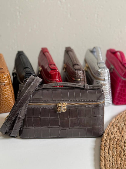 New Collection✨✨✨
LORO PIANA
20cm
350 dhs🪙🌺
Top quality 
With box🎁

Zain228
  ♥️♥️♥️