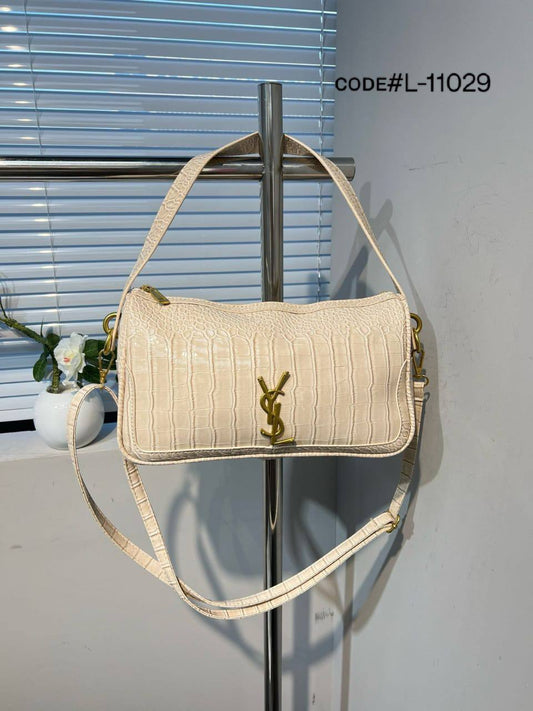 YSL  - ʏᴠᴇs sᴀɪɴᴛ ʟᴀᴜʀᴀɴᴛ
ᴄʀᴏᴄᴏᴅɪʟᴇ ʟᴇᴀᴛʜᴇʀ ᴍᴀᴛᴇʀɪᴀʟ
ɪᴛ ʜᴀs ʟᴏɴɢ ʙᴇʟᴛ sᴛʀᴀᴘ
sɪᴢᴇ : 28 cm

65 dhs🪙💕

Zain31
♥️♥️♥️