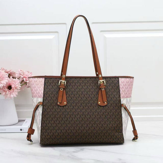 Mk  
size:33×27×14 
100 dhs✅

Zain114
♥️♥️♥️
