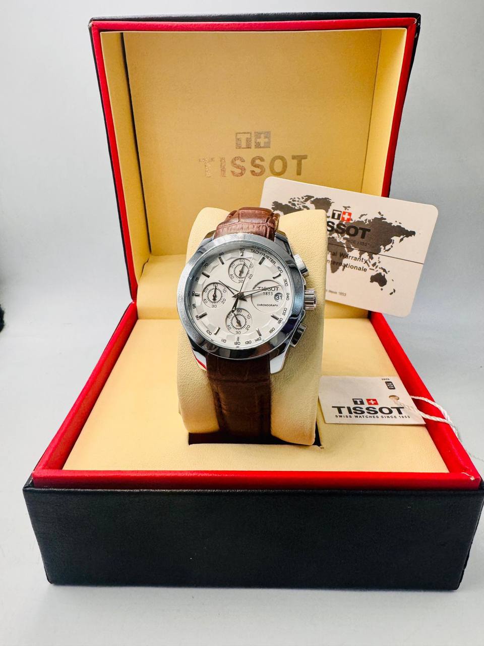 Tissot Ladies
*chronograph working*
*offer price 
55 dhs✅

Zain08
♥️♥️♥️