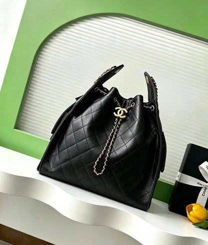 CHANEL 

NEW CAME 

BIG SIZE 
GOOD QUALITY 
115 dhs🇦🇪🇦🇪

Size:30cm
Zain39
♥️♥️♥️