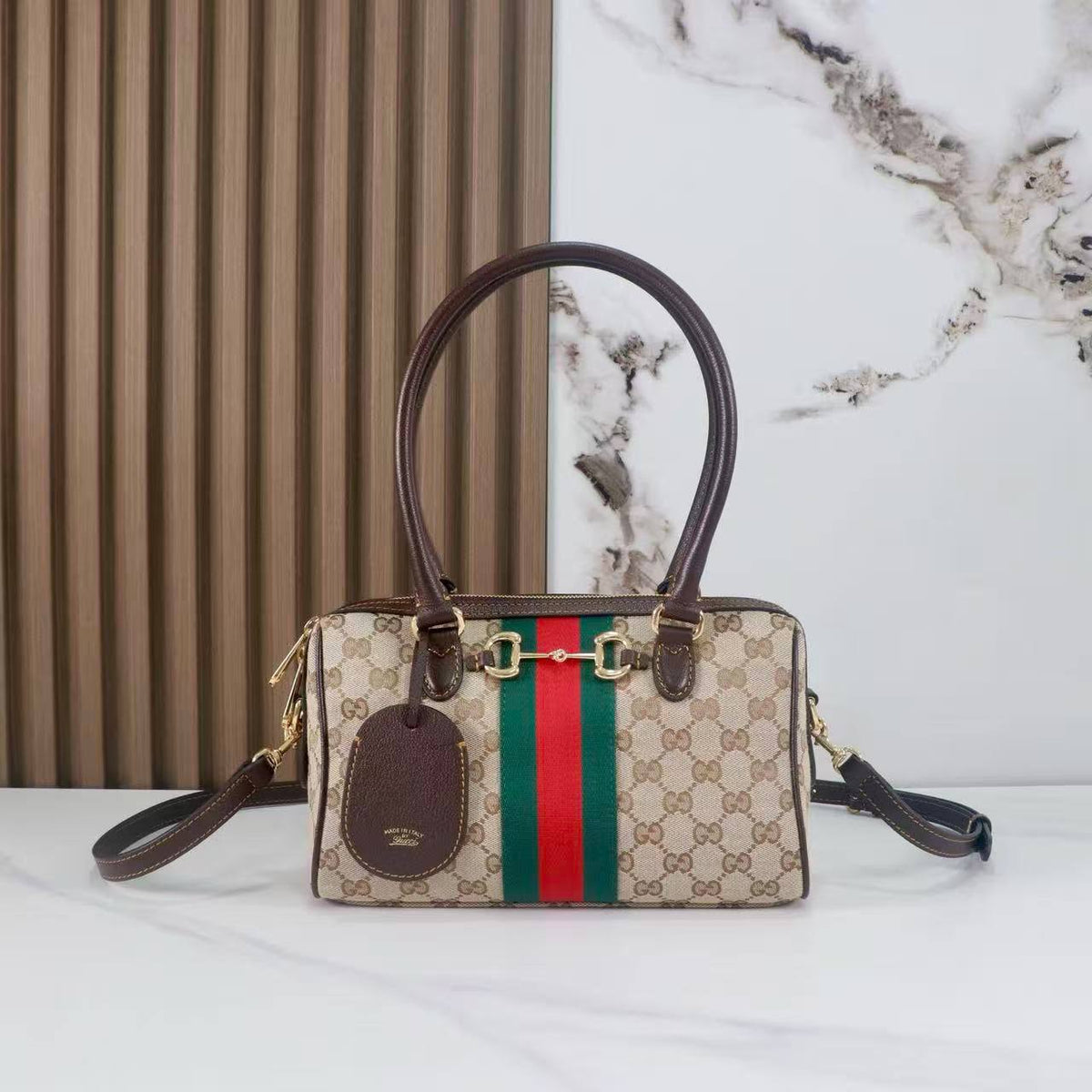 Gucci

28cm
280 dhs🇦🇪🇦🇪

Zain297
♥️♥️♥️