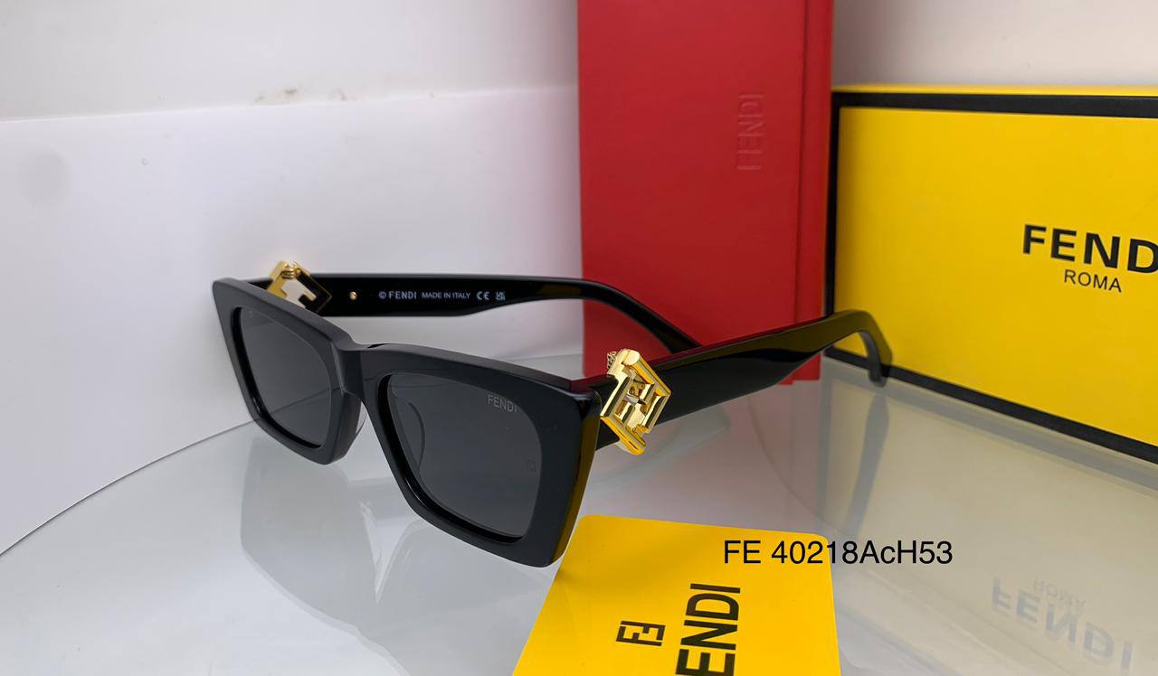 Fendi
master quality 
180 dhs✅

Zain126
♥️♥️♥️