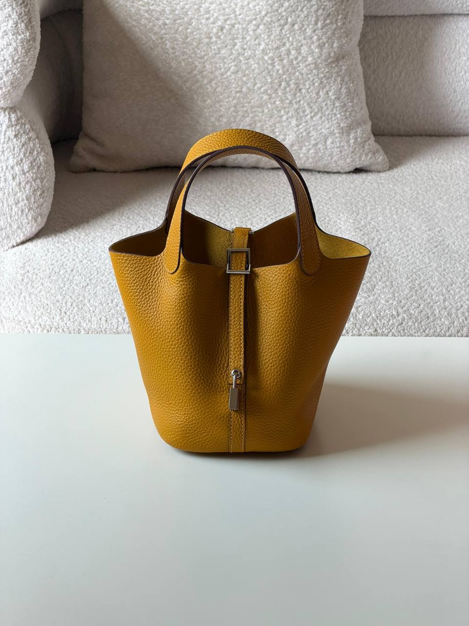 Hermes
picotin 18cm💥Master quality ✅with box📦
340 dhs🇦🇪

Zain52
♥️♥️♥️