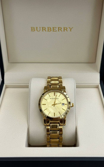 BURBERRY LADIES 
GOOD QUALITY 💯
60 dhs🪙💕

Zain133
♥️♥️♥️