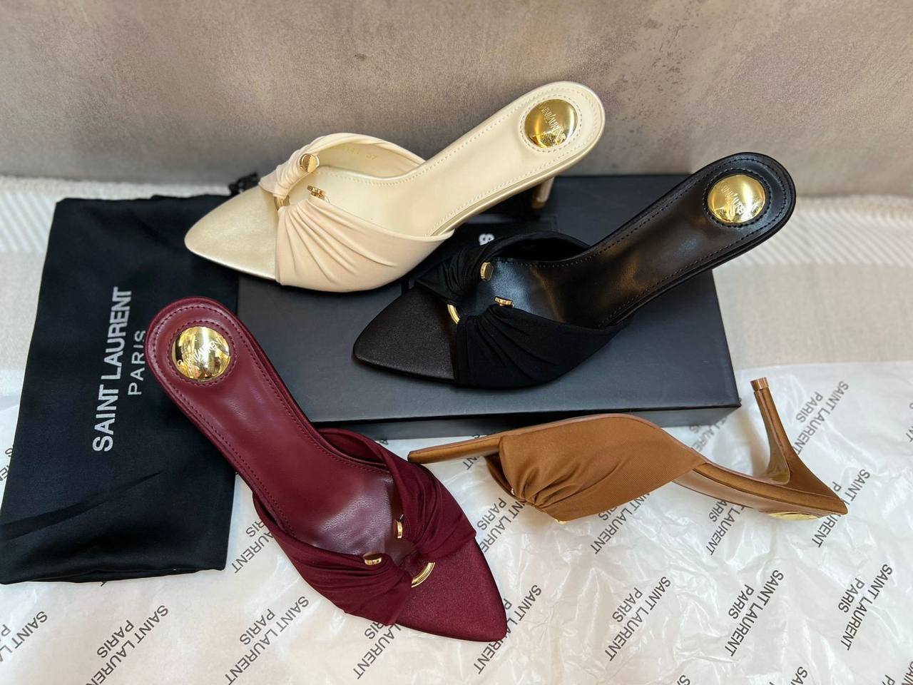 YSL 
140 dhs🪙🌨️
SIZE 36-41 available 😍

Zain88
♥️♥️♥️