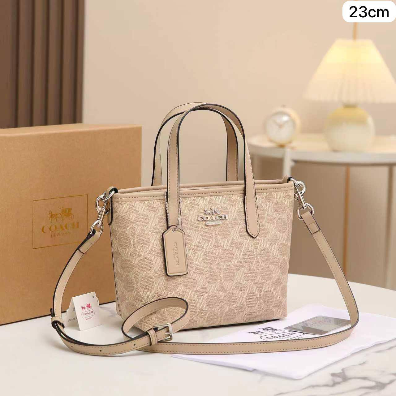 ❤️ Coach City
1️⃣ First quality +🎁  
Size : 23 * 18 cm
90 dhs🇦🇪🇦🇪
with box 🎁

Zain115
♥️♥️♥️