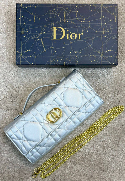 DIOR 
GOOD QUALITY 🔥
90 DHS💓

WITH BOX 📦
🎁🎁🎁

Zain28
♥️♥️♥️