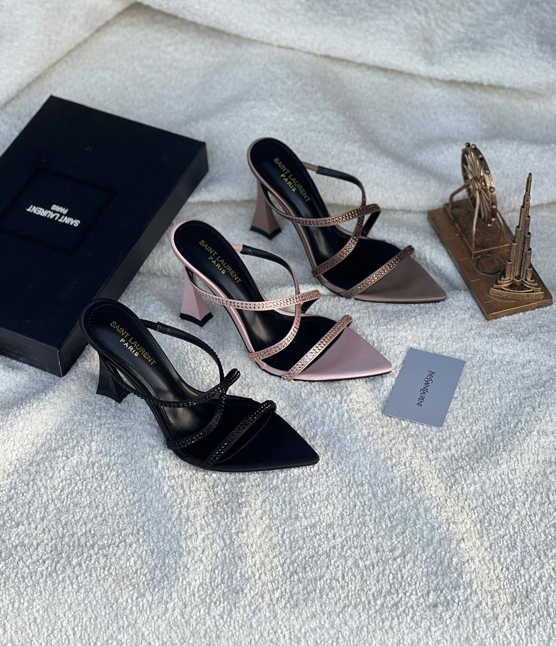 New. Ysl heel  

   Size  .  36.  to 41

90 dhs❣️

Zain80
♥️♥️♥️
