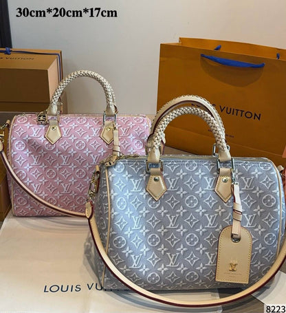 LV
MASTER QUALITY
260 dhs💓
……(with leather )
30CM

Zain295
♥️♥️♥️