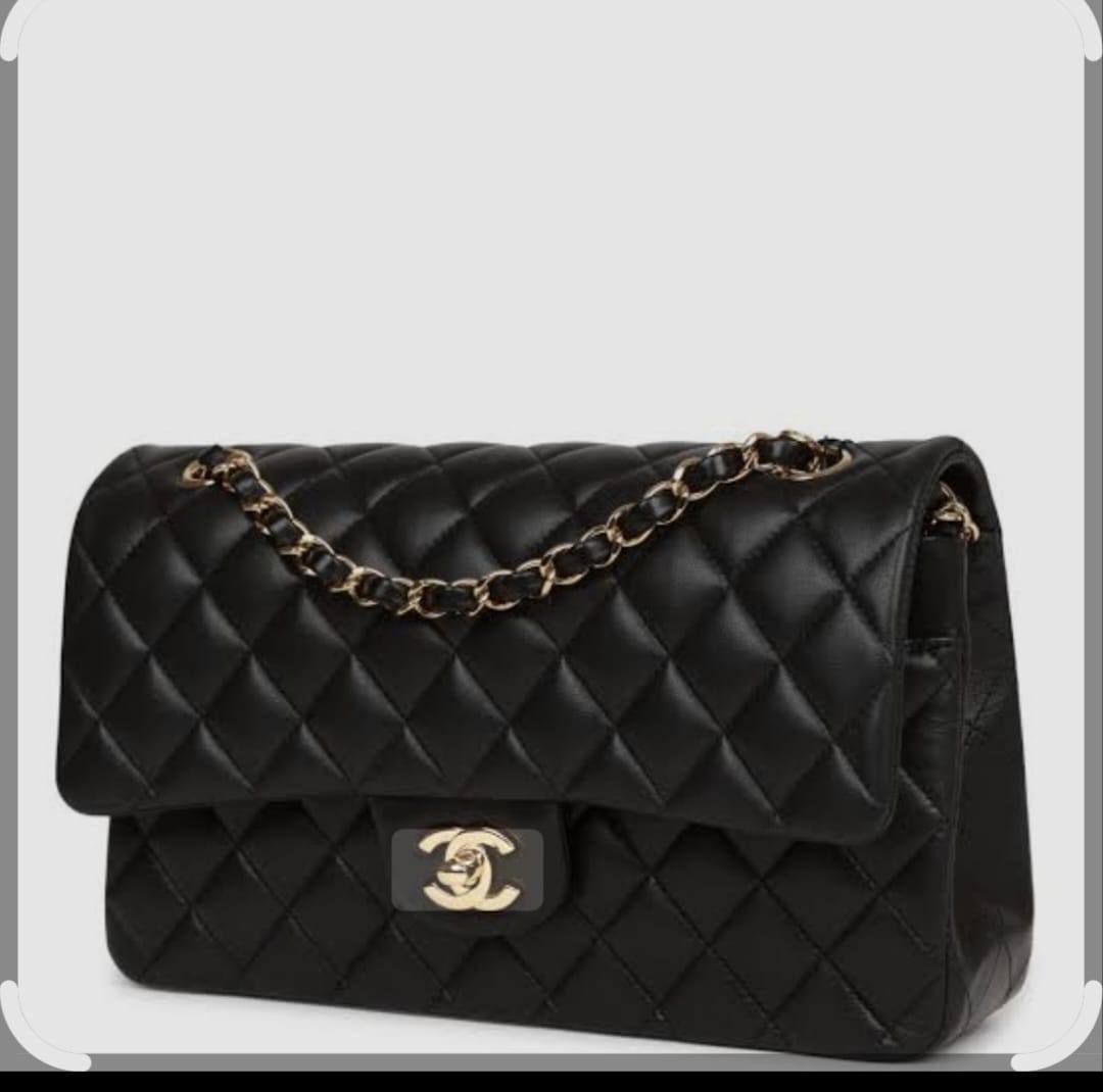 Chanel
nice quality
110 dhs✅
withbox

Zain143
♥️♥️♥️