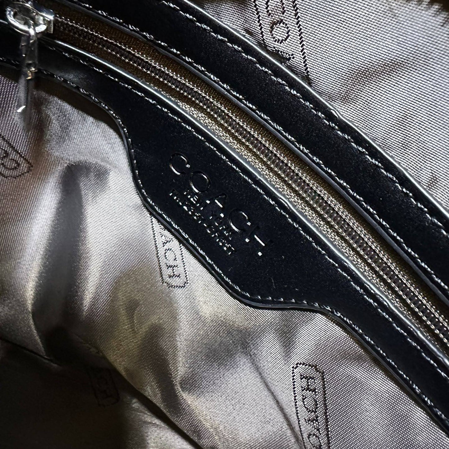 COACH TOTE BAG NEW CAME GOOD QUALITY 
100 dhs✅

Zain295
♥️♥️♥️