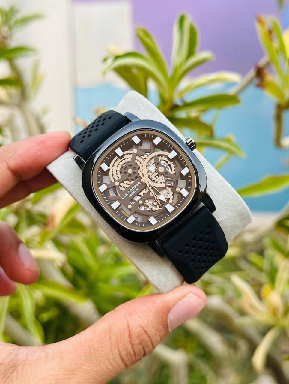 Lee-Cooper Men
50 dhs✅
*Battery*

Zain29
♥️♥️♥️
