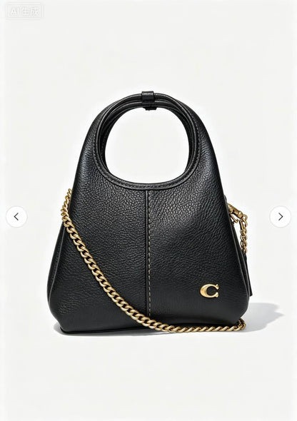 Coach
105 dhs✅
size：20cm
High-quality with box

Zain35
♥️♥️♥️