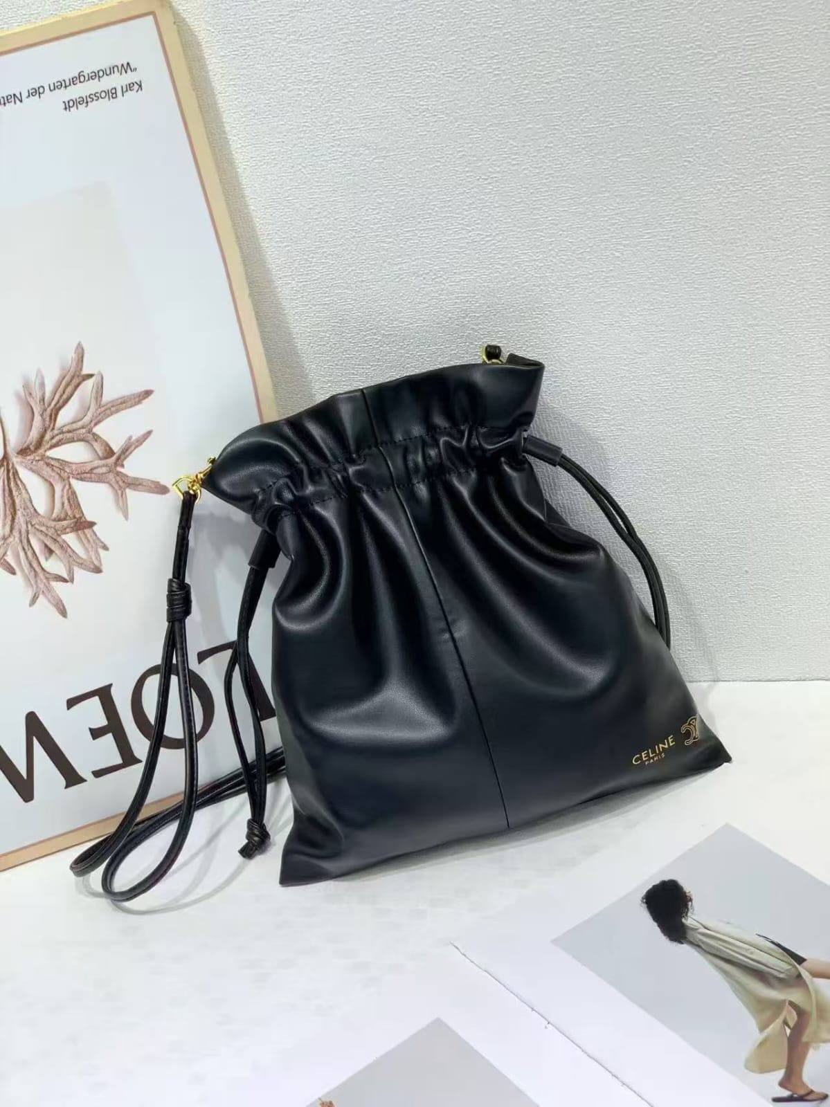 CELINE 
90 dhs🇦🇪🇦🇪

Zain235
♥️♥️♥️