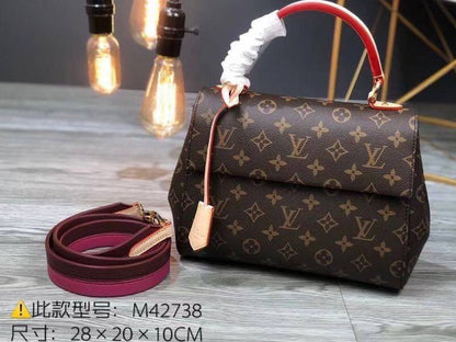 LV

110 dhs✅ 

with box
🎁🎁🎁

Zain38
♥️♥️♥️