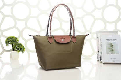 LONGCHAMP BAG 
BIG SIZE 
50 dhs✅
SIZE - *46×18×30 cm

Zain40
♥️♥️♥️