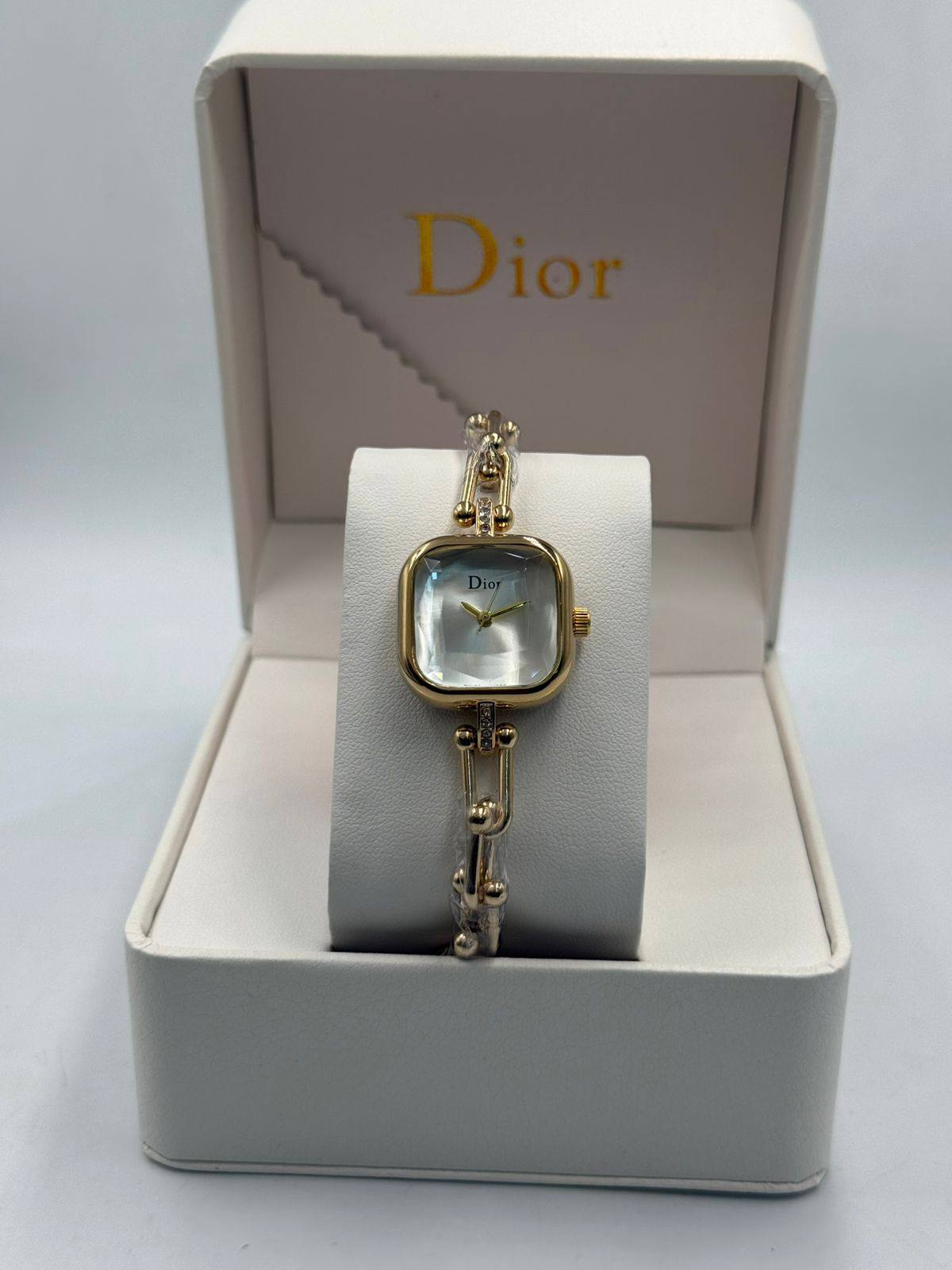 Dior LADIES
*New Arrival*🔥
55 dhs🪙🌨️

Zain08
♥️♥️♥️