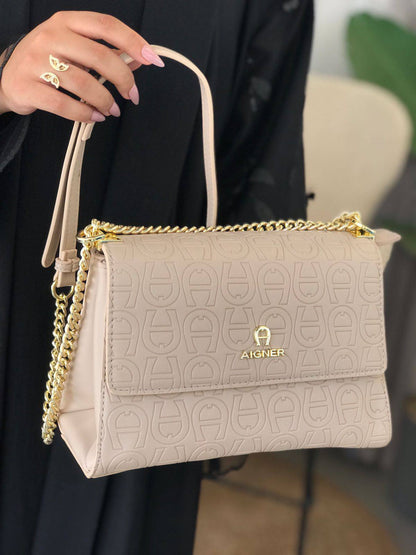 Aigner 
110 dhs✅

Zain299
♥️♥️♥️