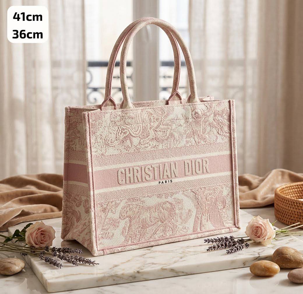 Dior 

41cm 
120 dhs

36cm 
 115 dhs 

No box

Zain72
♥️♥️♥️
