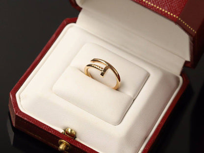 Ring  Thin Cartier
45 dhs🪙💚
Size 
5-6-7-8-9
With Good box And Paper Bag
🎁🎁🎁

Zain89
♥️♥️♥️