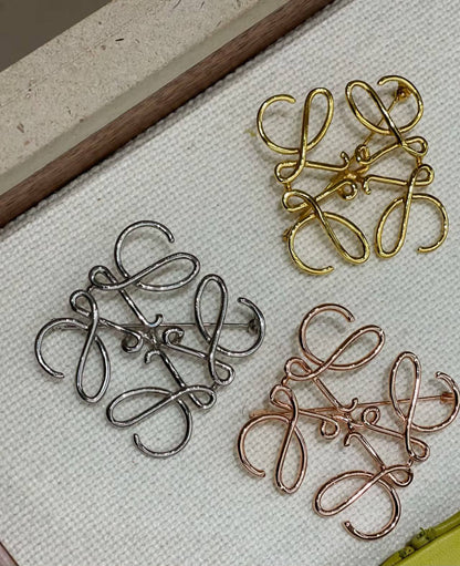 LOEWE 😍
BROOCH 🦋
Master quality 💯
With normal boxes 🗃️ 
45 dhs🇦🇪🇦🇪🇦🇪

With master box 📦 
60 dhs🇦🇪🇦🇪🇦🇪

Zain216
♥️♥️♥️