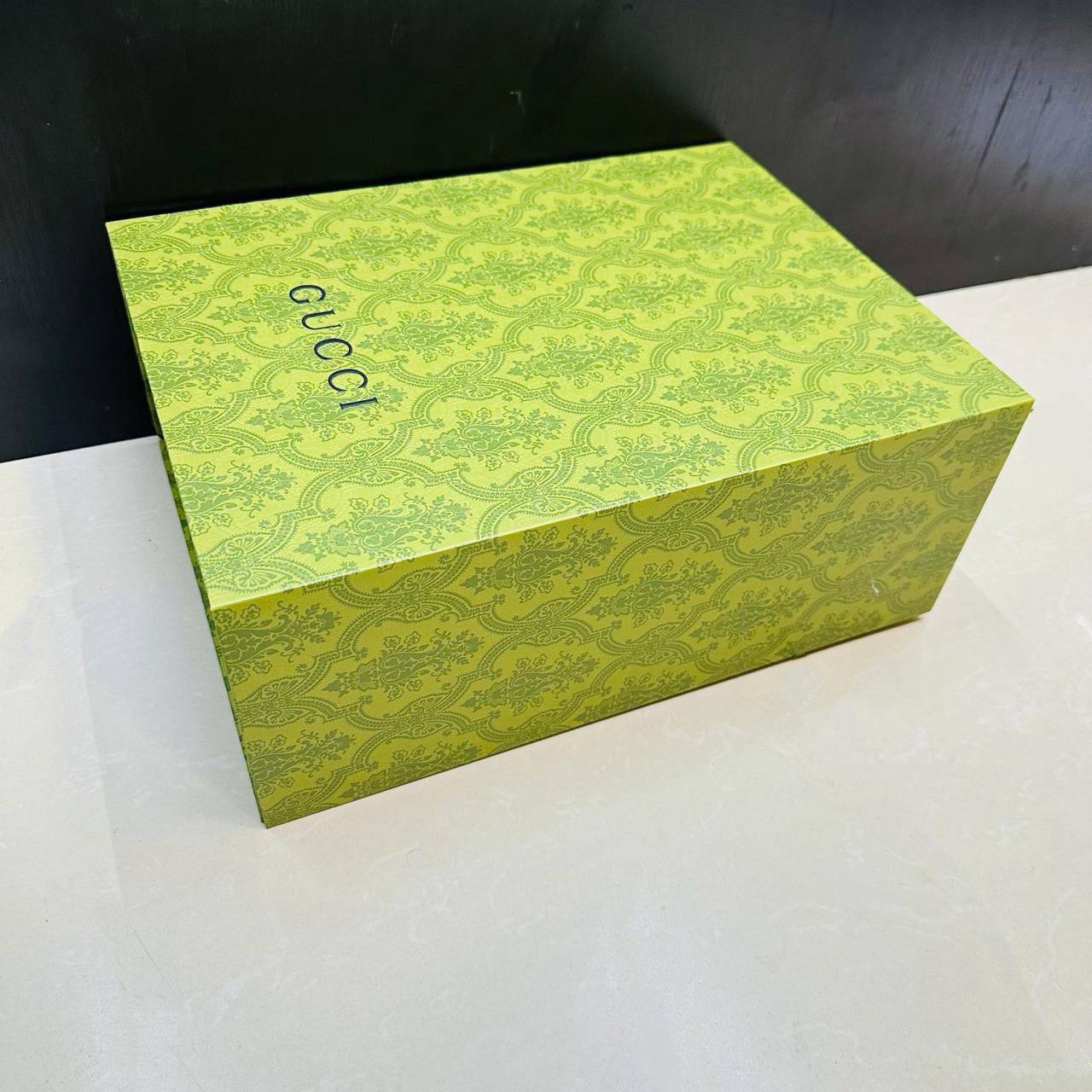 Box 38cm  
+
Paper Bag
30 dhs🪙💚

Zain39
♥️♥️♥️