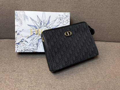 Goyard
70 dhs✅
with box
🎁🎁🎁

25cm

Zain26
♥️♥️♥️