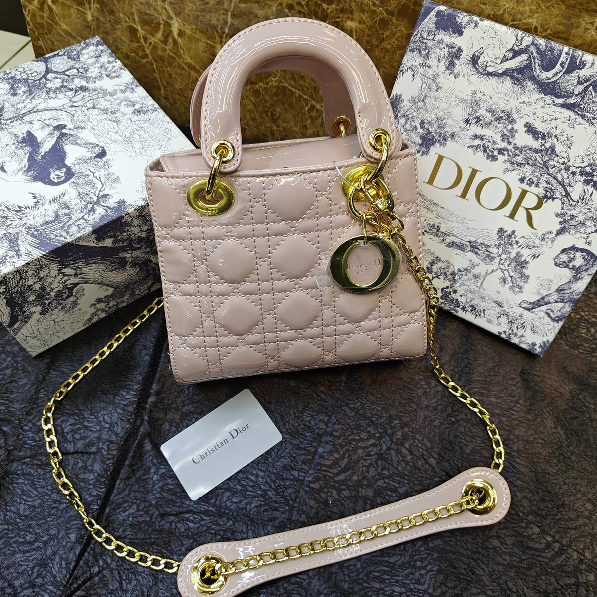 Dior 

Withbox

115 dhs🇦🇪🇦🇪

Zain325
♥️♥️♥️