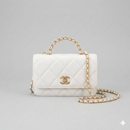 CHANEL Top Handle
Gold Hardware
With Long Chain belt strap
With BOX
🎁🎁🎁

Size: 18 cm

110 dhs✅

Zain239
♥️♥️♥️