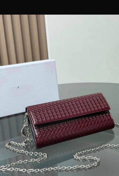 Dior
105 dhs🇦🇪🇦🇪 
with box high quality

Zain21
♥️♥️♥️