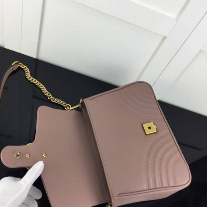 Gucci Marmont Top Handle
Original Lambskin Leather from Italy
Size: Large
1300 dhs🇦🇪🇦🇪

Zain71
♥️♥️♥️