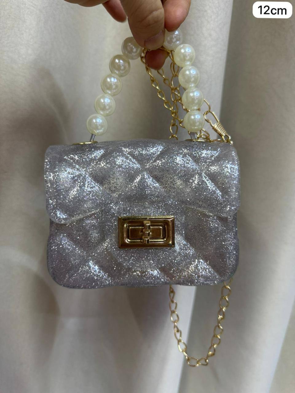 🍒 Fashion mini bag
Size : 12 * 9 cm
20 dhs✅

Zain115
♥️♥️♥️