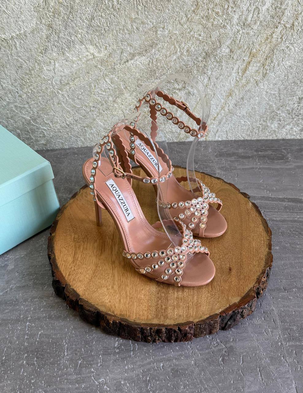 AQUAZZURA🍍
SuperMaster Quality 💯
450 dhs✅
Size: 36-41💥

Zain171
♥️♥️♥️