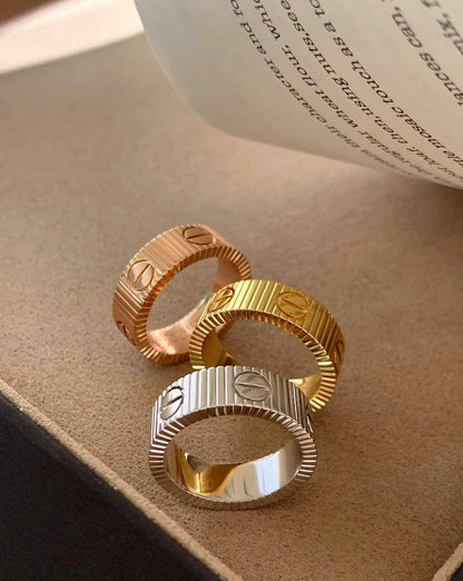 cartier ❤️‍🔥*
Ring 💍 size 👇
6,7,8,9
Master quality 💯
With normal boxes 📦 
45 dhs🪙🌨️
With master box 🗃️ 
80 dhs🪙🌨️

Zain216
 ♥️♥️♥️