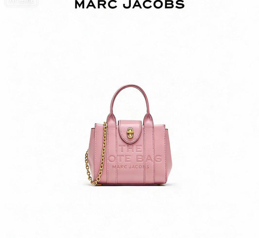 Marc Jacobs
115 dhs❣️
SIZE：18cm
High-quality 

with box
🎁🎁🎁

Zain35
♥️♥️♥️