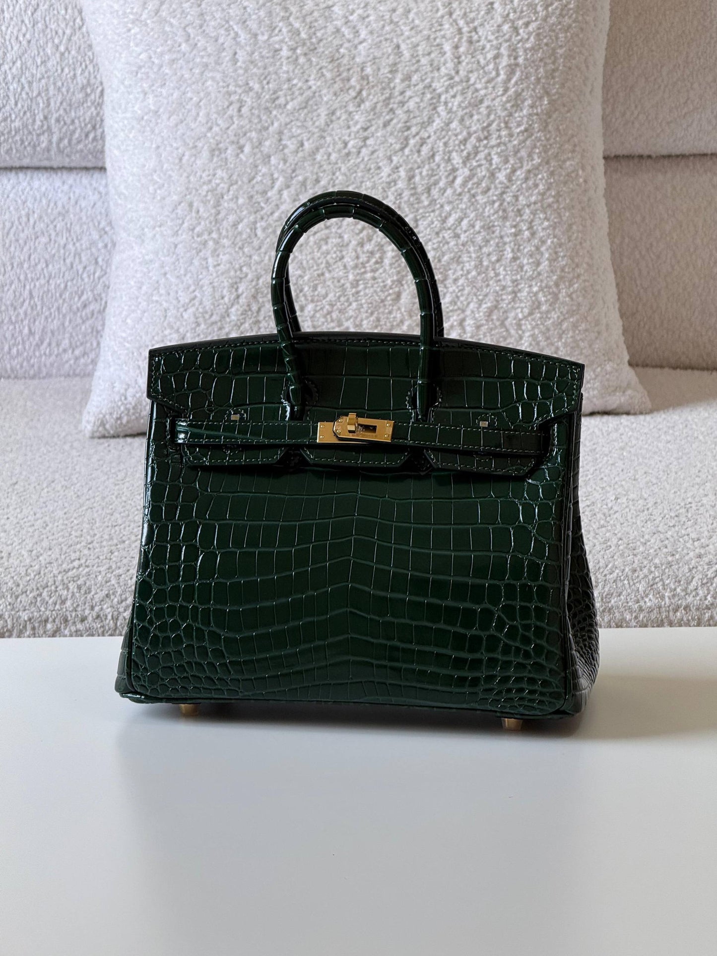 Hermes

birkin croc 25cm💥
Master quality ✅
with box📦

780 dhs❣️

Zain52
♥️♥️♥️